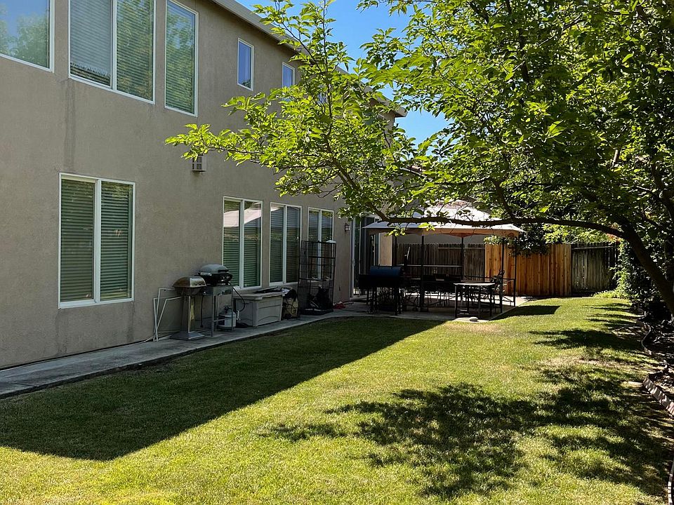 2nd image of 7716 Belle Rose Cir