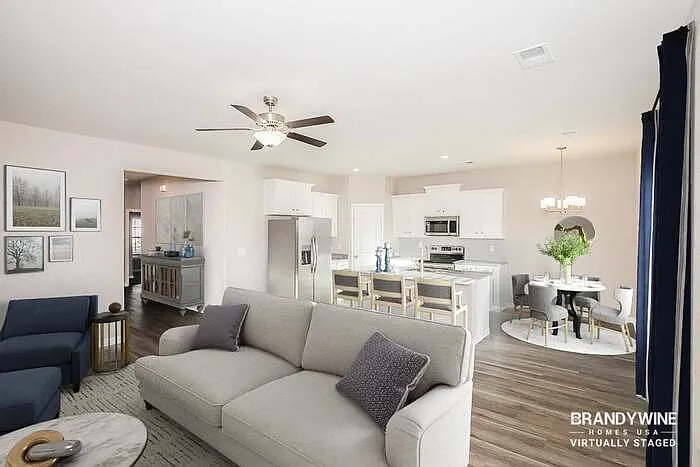 519 Glenmanor Dr — Photo 2
