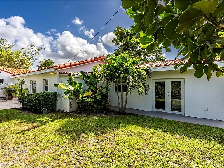 1360 SW 16th St — Photo 31