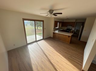 1487 W 2nd Ave #1, Pt Washington, WI 53074