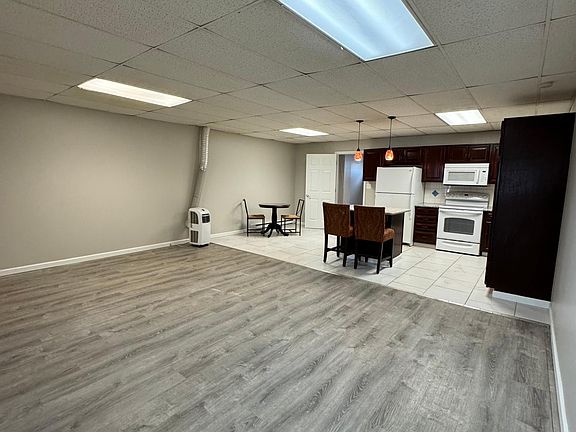 2nd image of 464 3rd St #3