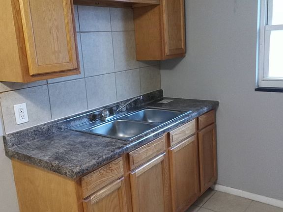 3rd image of 112 Laura Ave APT 3