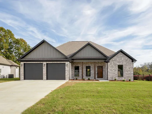 22 Old Orchard Rd, Florence, AL 35634
