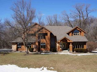 4861 Pine Cone Cir, Middleton, WI 53562