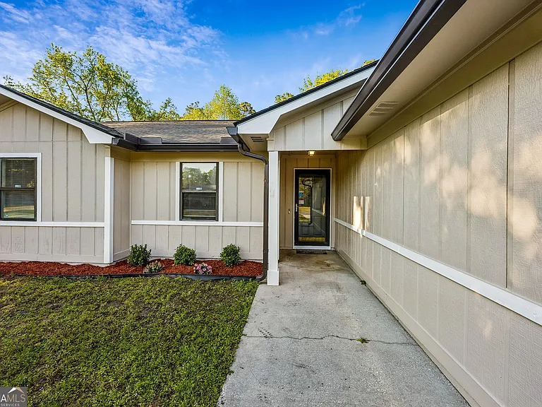 132 Woodvalley Dr — Photo 5