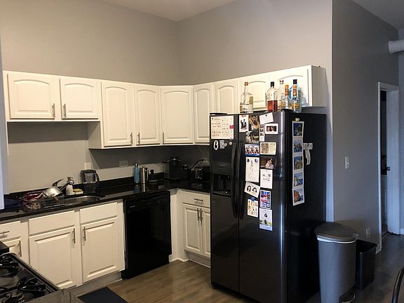 3rd image of 1431 N Milwaukee Ave #302