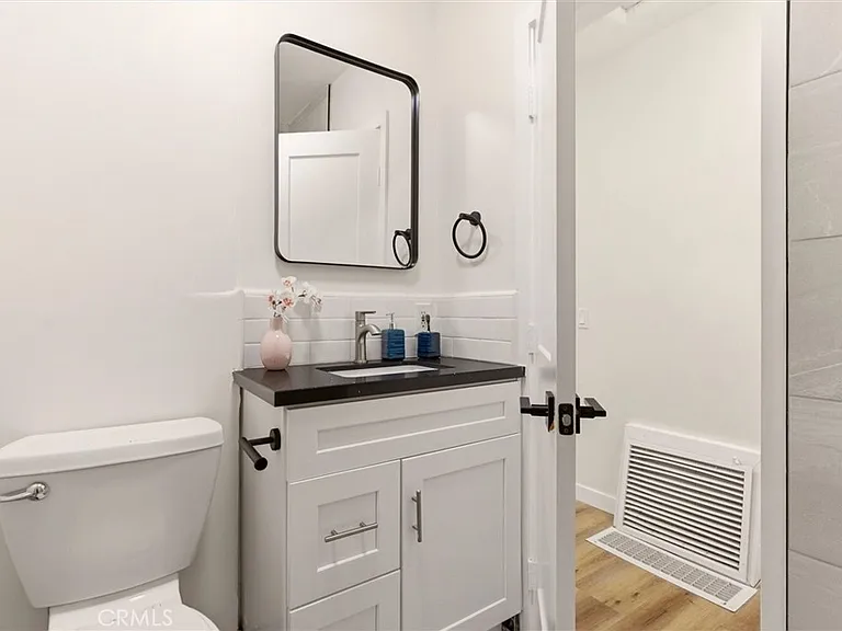 2151 Euclid Ave — Photo 16