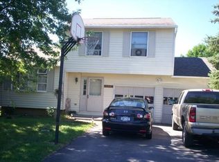 5724 Paisley Pl, East Syracuse, NY 13057