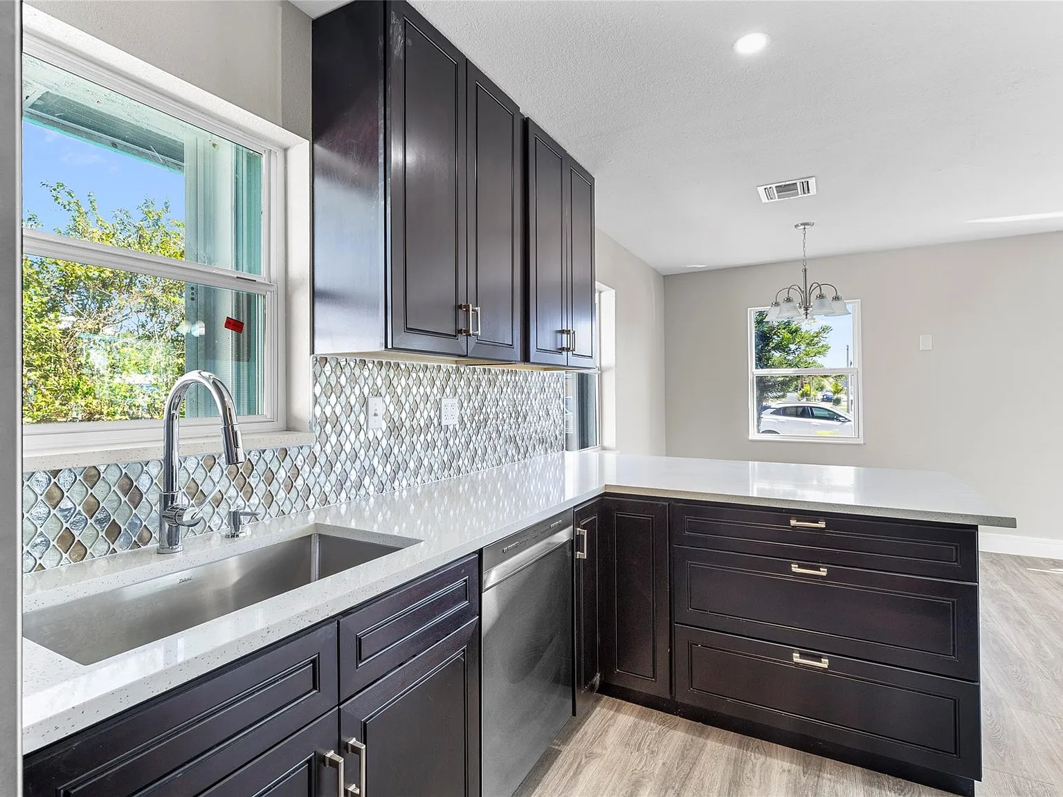 4 bed, 2.0 bath, 1222 sqft, $3,500 — Photo 4