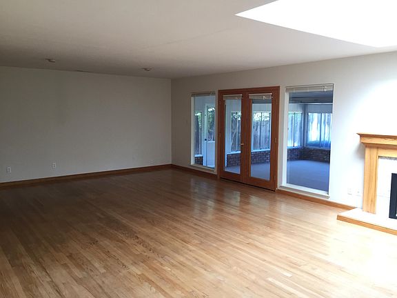 5th image of 1067 Hamshire Ct