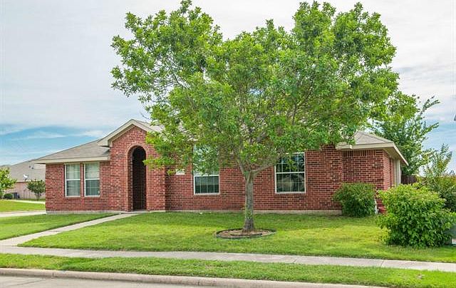 1st image of 900 Red Oak Trl