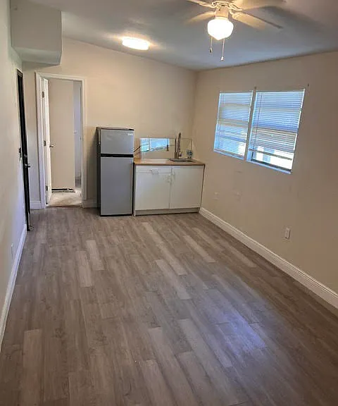 136 Lake Shore Dr #B — Photo 3