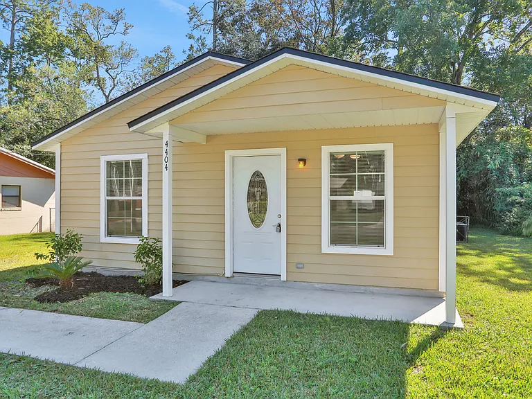 4404 Key Largo Dr — Photo 1