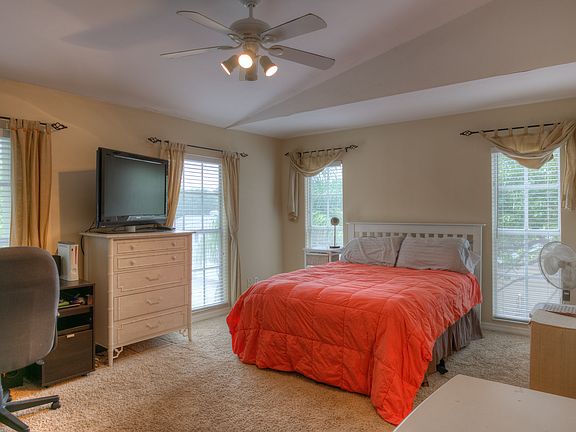 5th image of 607 S Glen Ave Unit F