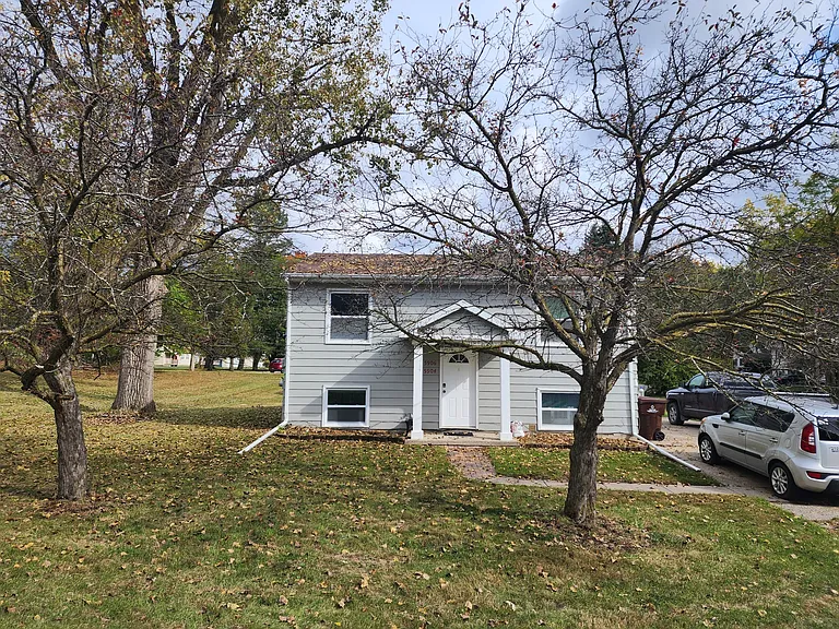 5904 Edson St — Photo 1