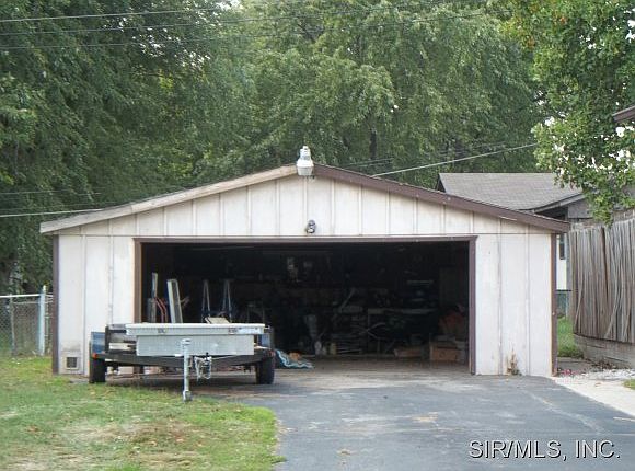 2nd image of 225 Richmond Dr