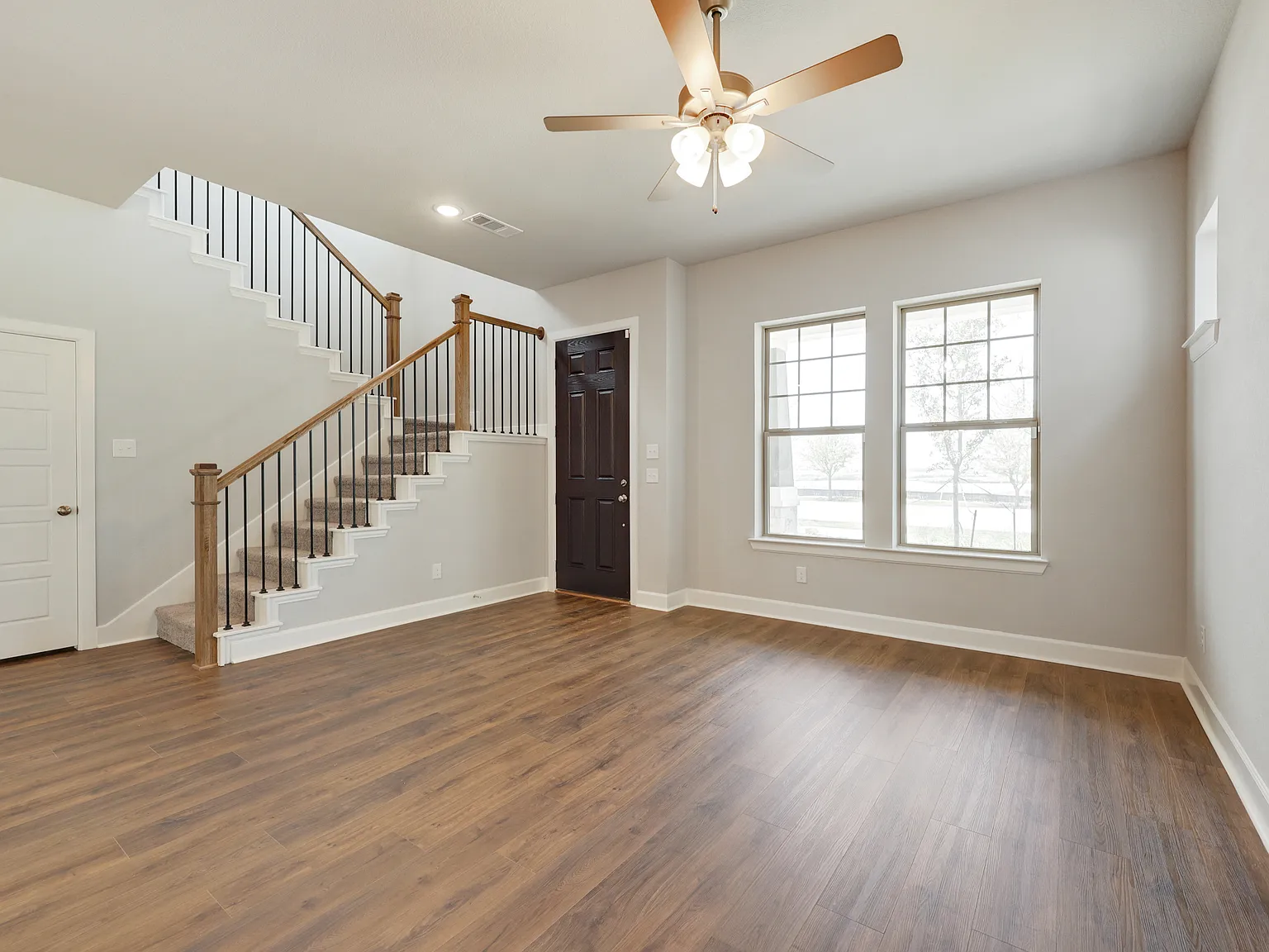 3 bed, 2.5 bath, 1938 sqft, $3,450 — Photo 1