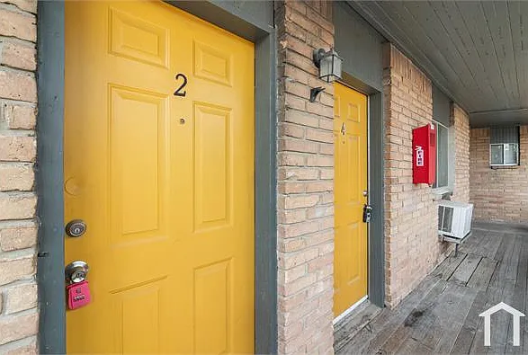 4811 Oakland St — Photo 18