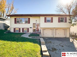 9617 Larimore Ave, Omaha, NE 68134