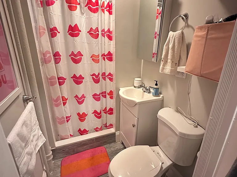 220 Hanover St #6 — Photo 7