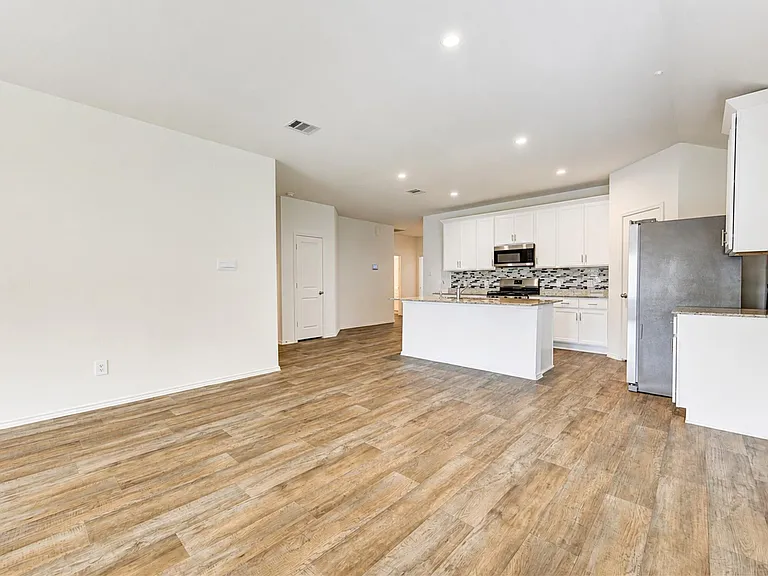 4306 Zeke Estates Ln — Photo 18