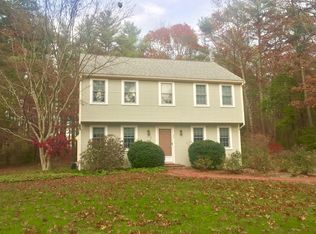 29 Robinson Creek Rd, Pembroke, MA 02359