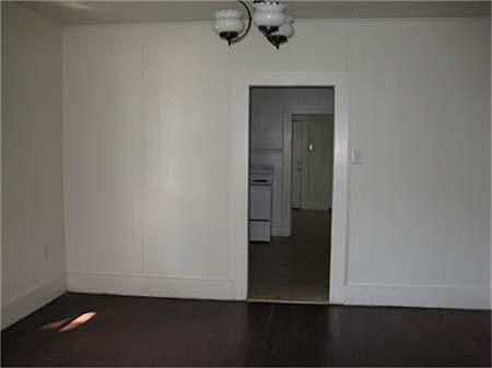 4th image of 906 N Sherman St