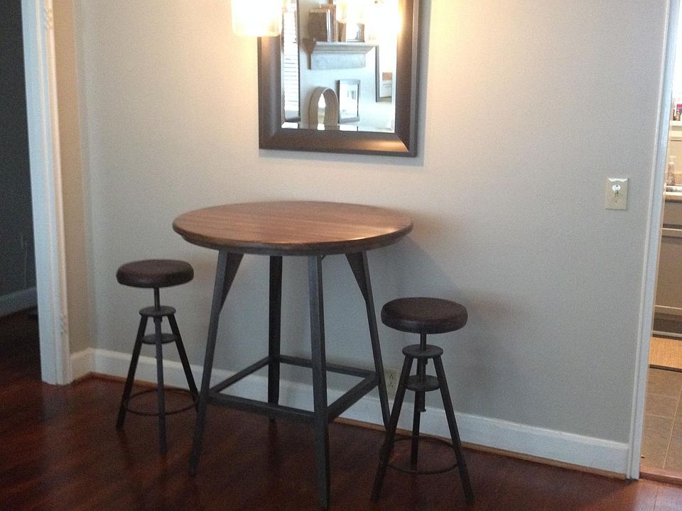 1st image of 512 Chesterfield Ave #6