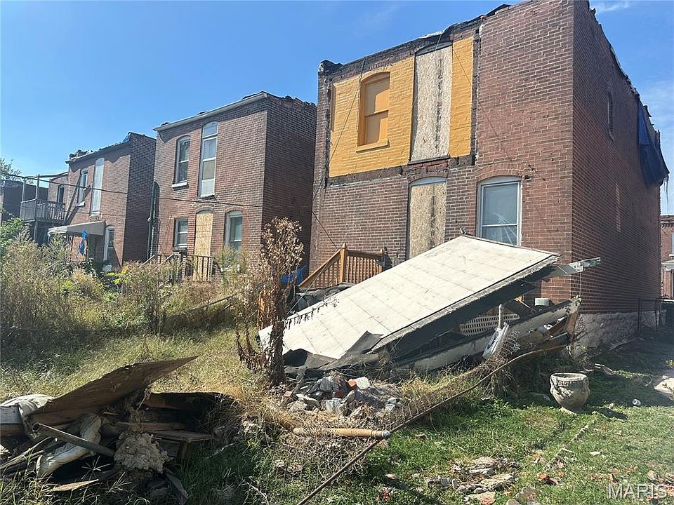 2nd image of 3526 Paris Ave