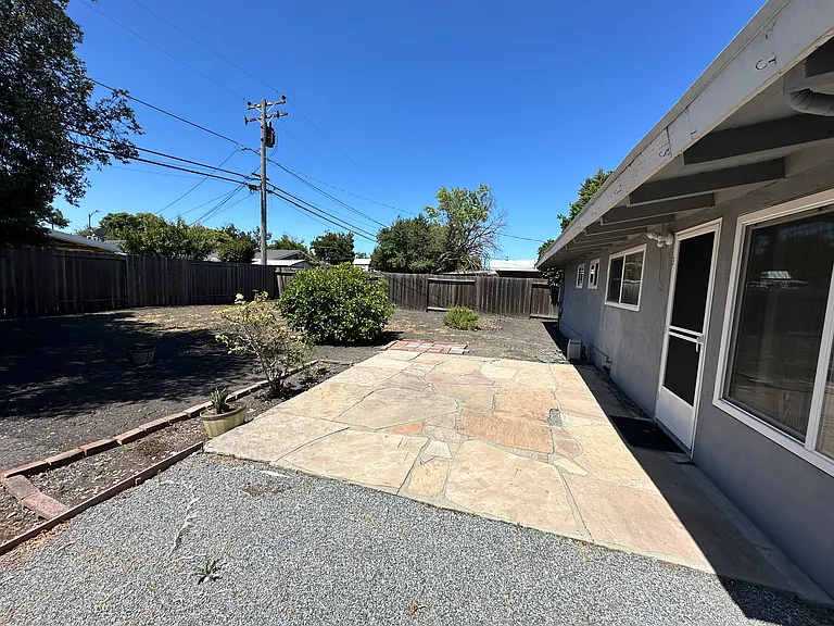 796 Lakehaven Dr — Photo 21
