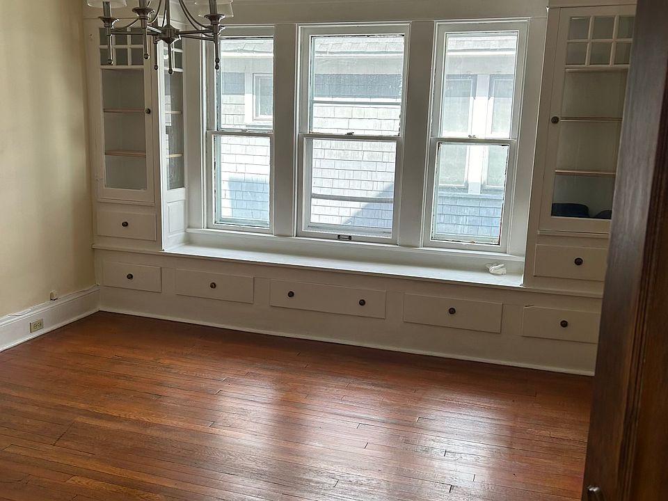 Dinning room
View from interior hall