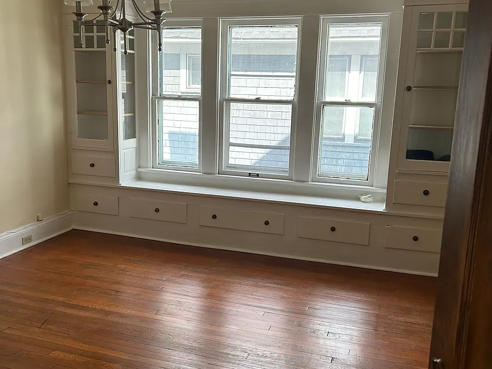 Dinning room
View from interior hall
