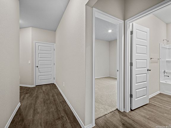 2nd image of 1228 Whitneyway Ln