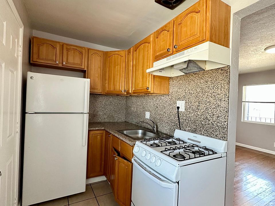 Kitchen - Granite Counters