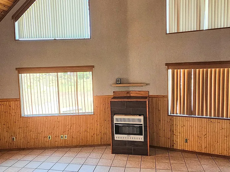 8475 Selma Ln — Photo 9