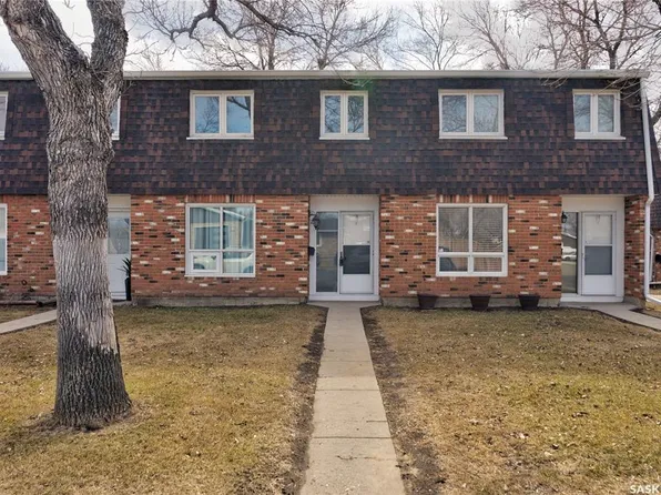 25 Spruceview ROAD, Regina, SK S4R 0E1
