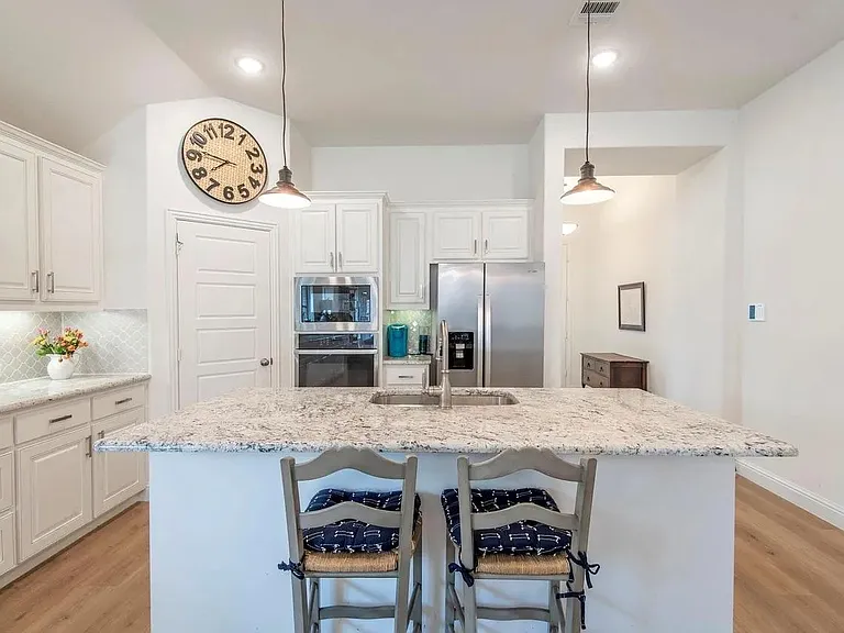 3415 Charleston Dr — Photo 4