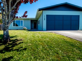 1148 Midfield Ct, McKinleyville, CA 95519