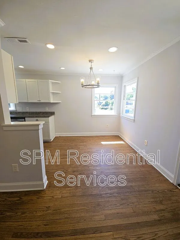 3 bed, 2.0 bath, 1000 sqft, $2,175 — Photo 3