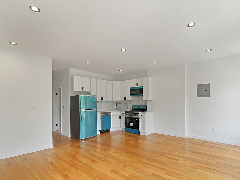 724 Marcy Ave #3 — Photo 4