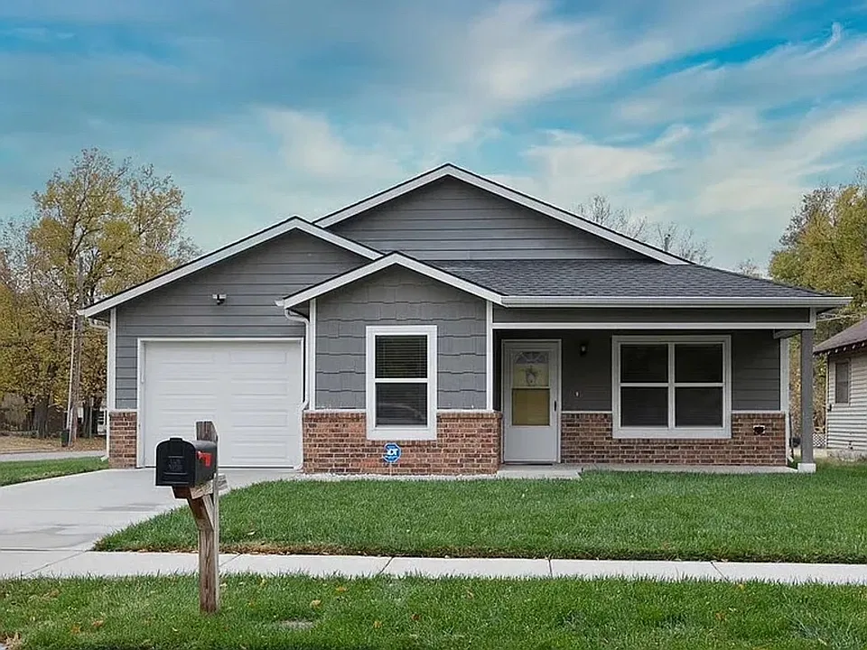 1101 N Poplar Ave
