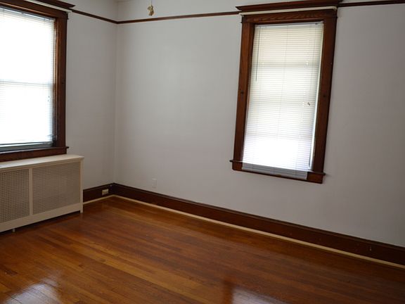 4th image of 40 Reynolds St