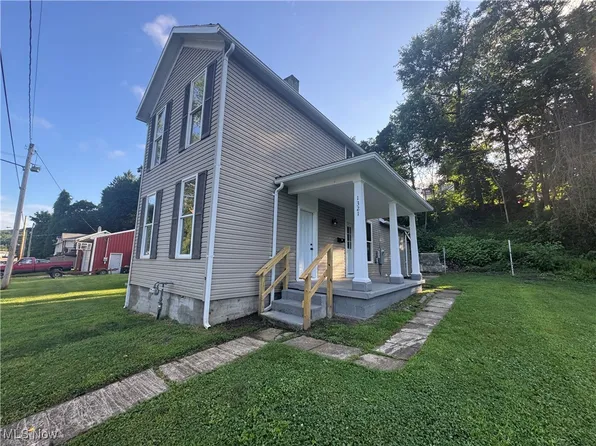 1321 Woodlawn Ave, Zanesville, OH 43701