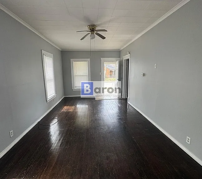 1046 N Elmer St — Photo 1