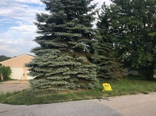 11301 Lord Rd, Charlevoix, MI 49720