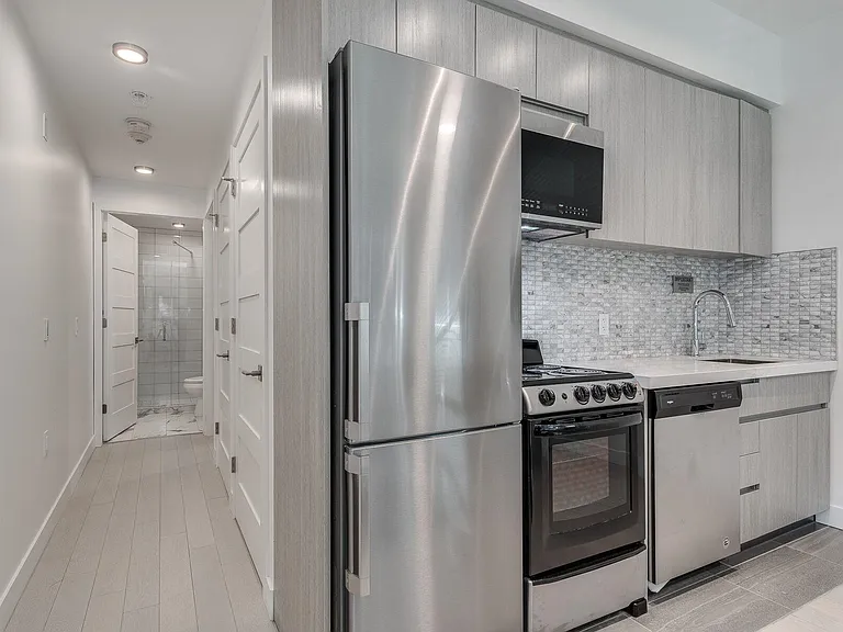 1431 Haro St #101 — Photo 14