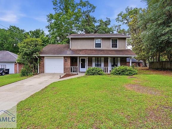 2nd image of 932 Primrose Ln