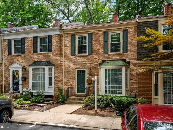 1686 Albermarle Dr, Crofton, MD 21114
