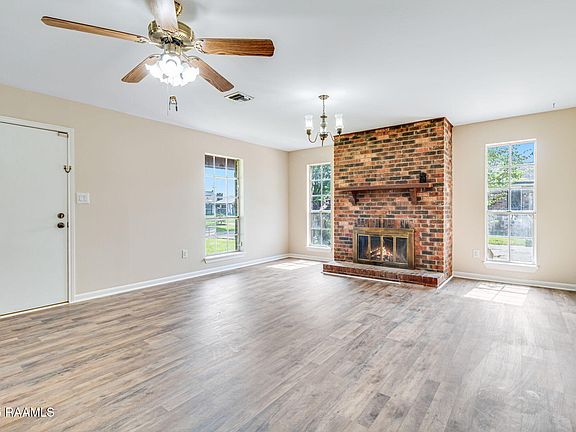 3rd image of 203 Auburn Dr