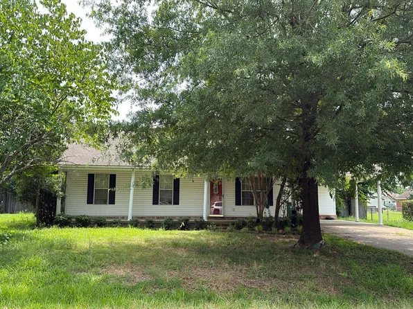 905 April Ln, Beebe, AR 72012